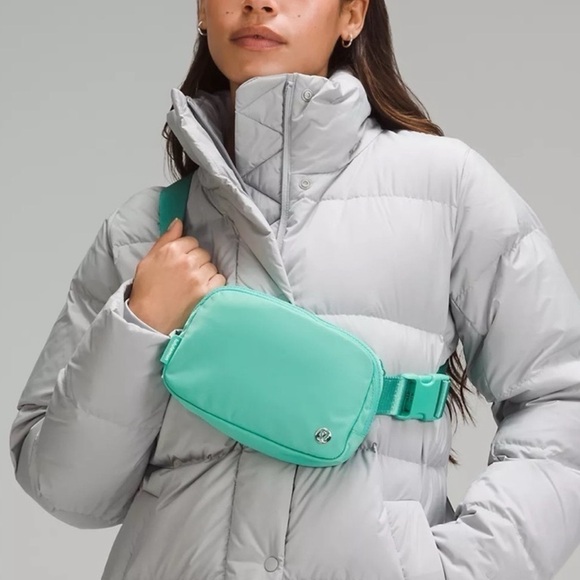 LULULEMON EVERYWHERE CROSSBODY BELT BAG EUC - Picture 1 of 9